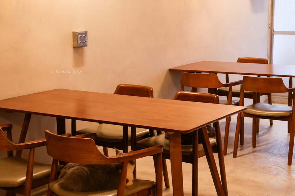 台中寵物友善咖啡廳-倫家cafe